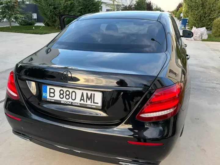 Mercedes-Benz E W213 220 d 4MATIC Aut.