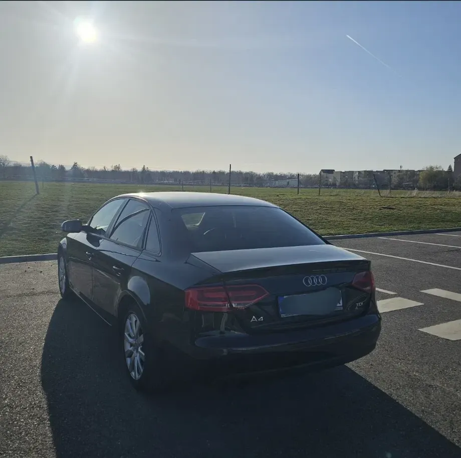 Audi A4 Limuzina B8 2.0 TDI B8 — imagine 4