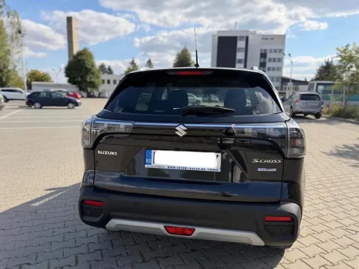 Suzuki S-Cross