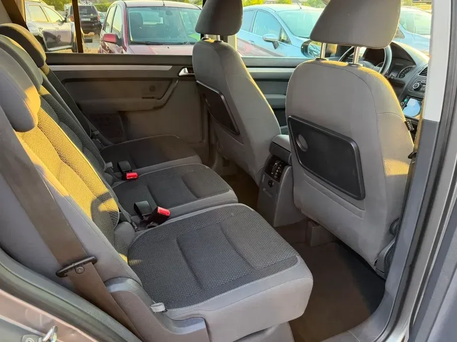Volkswagen Touran — imagine 9