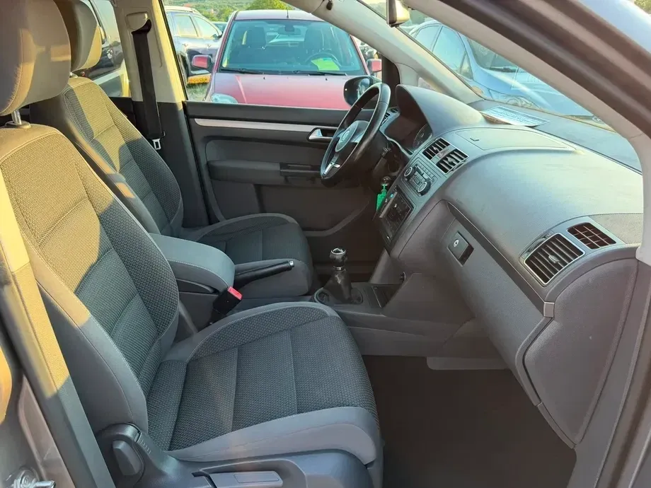 Volkswagen Touran — imagine 7