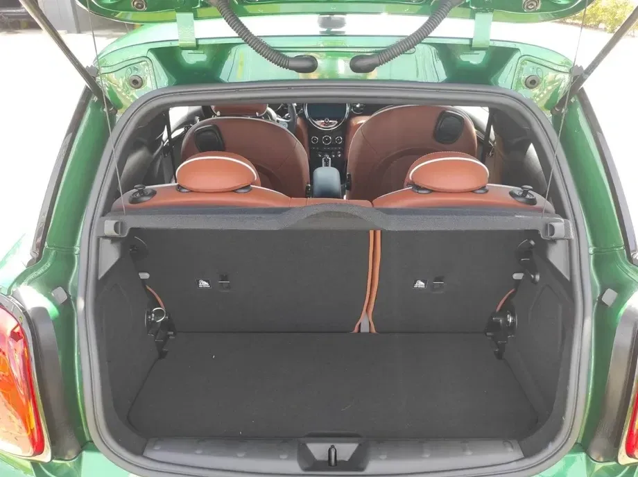 MINI Cooper SE Standard — imagine 10