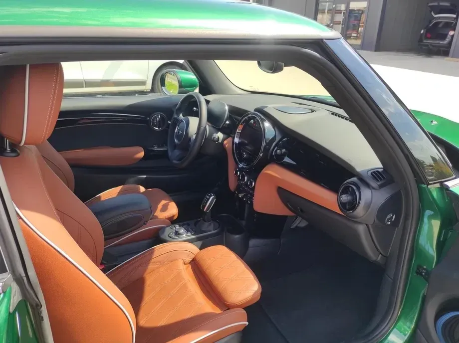 MINI Cooper SE Standard — imagine 8