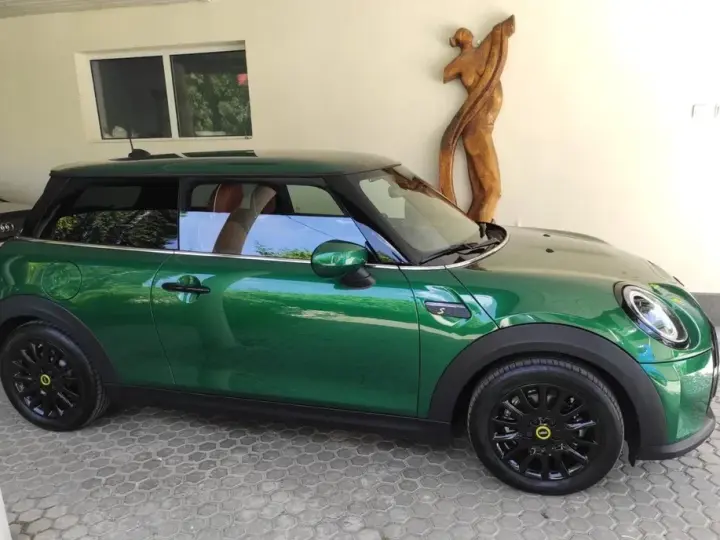 MINI Cooper SE Standard