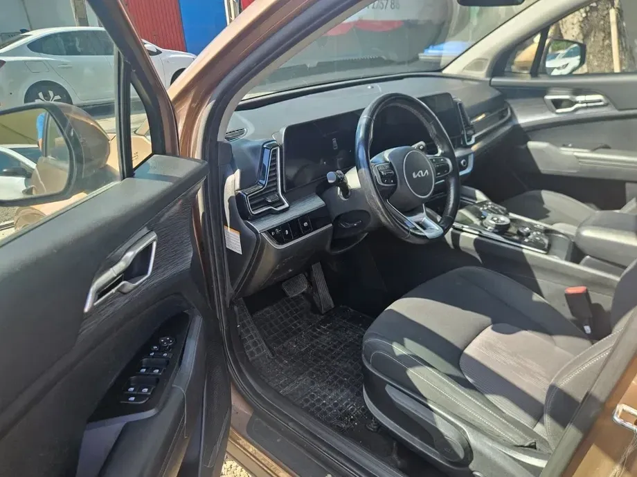 Kia Sportage V 1.6 T-GDI MHEV 7DCT HP 4x4 Style — imagine 6