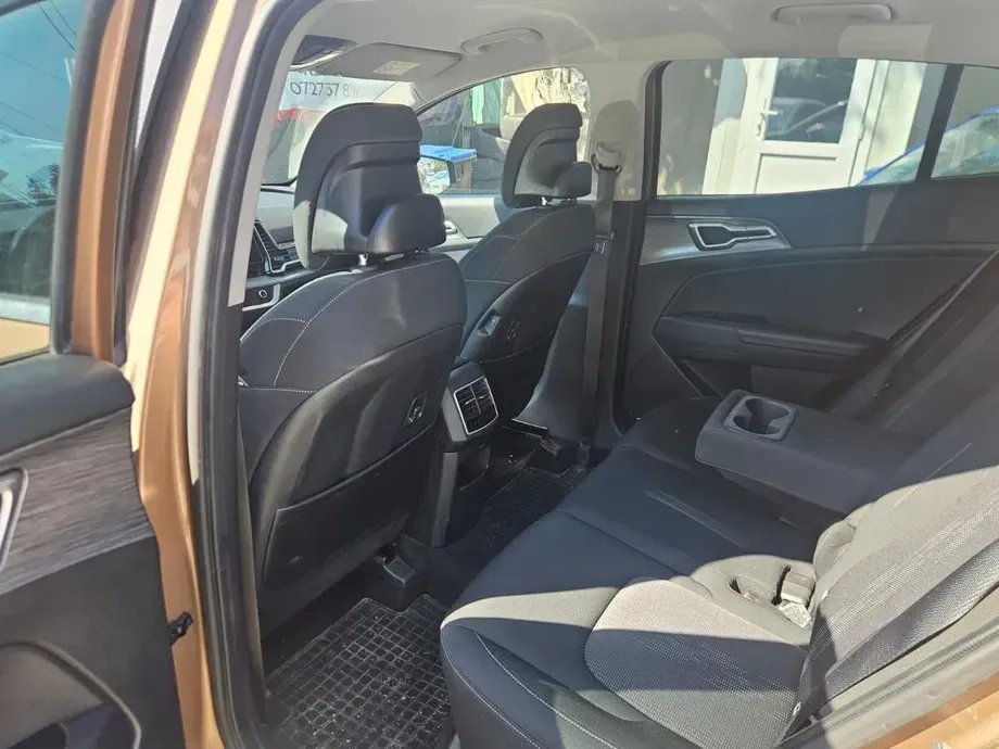 Kia Sportage V 1.6 T-GDI MHEV 7DCT HP 4x4 Style — imagine 7