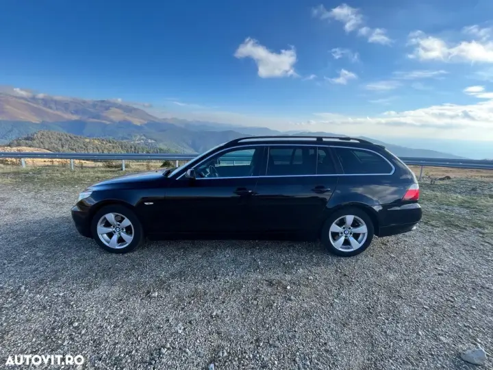 BMW Seria 5 E60/E61 [2003 - 2010] 520d Aut.