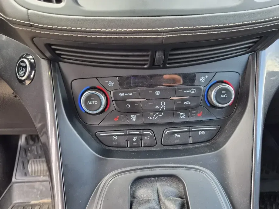 Ford Kuga II 2.0 TDCi 4WD Powershift Vignale — imagine 7