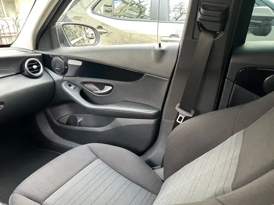 Mercedes-Benz C W205 — imagine 10