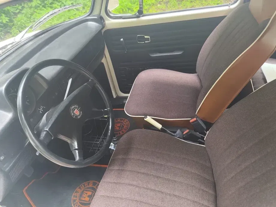 Volkswagen Beetle — imagine 10