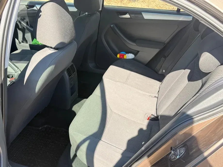Volkswagen Jetta A6 1.6 TDI CR DPF Trendline — imagine 5