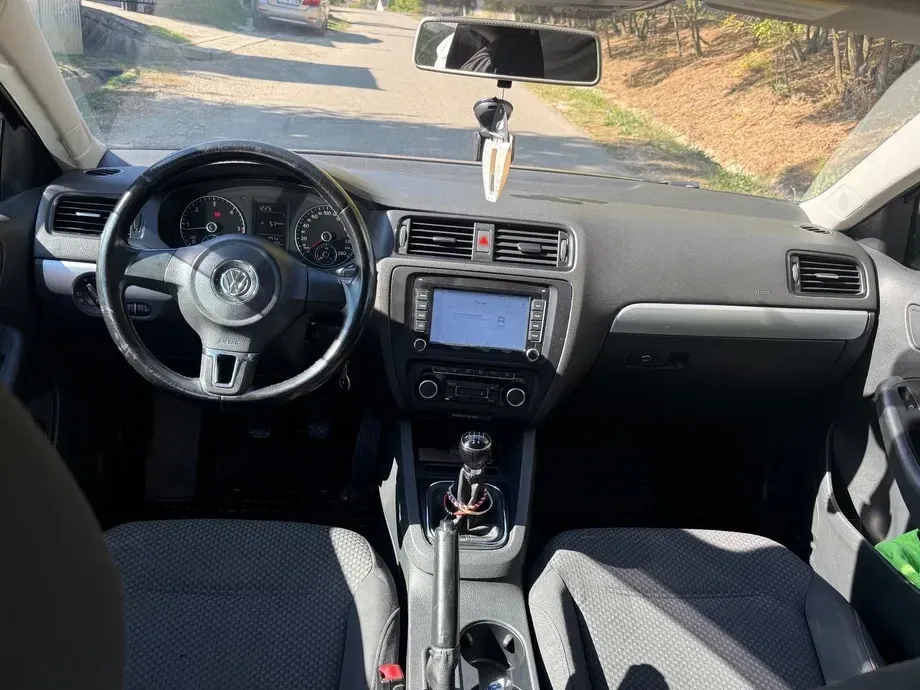 Volkswagen Jetta A6 1.6 TDI CR DPF Trendline — imagine 6