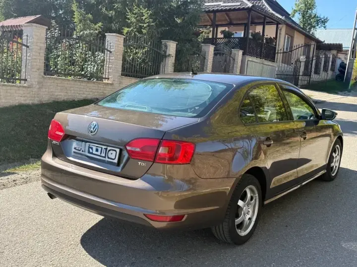 Volkswagen Jetta A6 1.6 TDI CR DPF Trendline