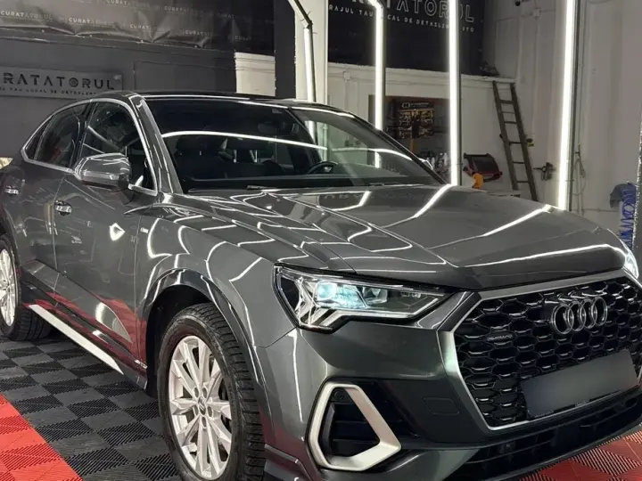 Audi Q3 F3