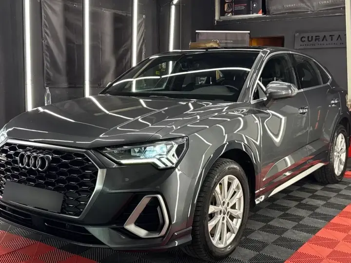 Audi Q3 F3