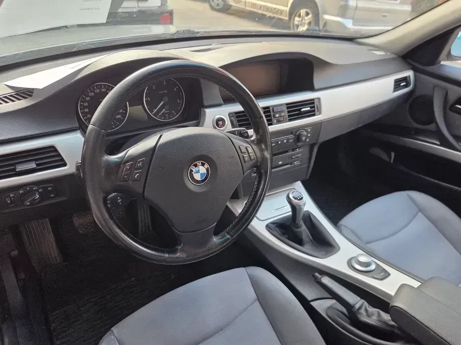 BMW Seria 3 E90/E91/E92/E93 — imagine 5