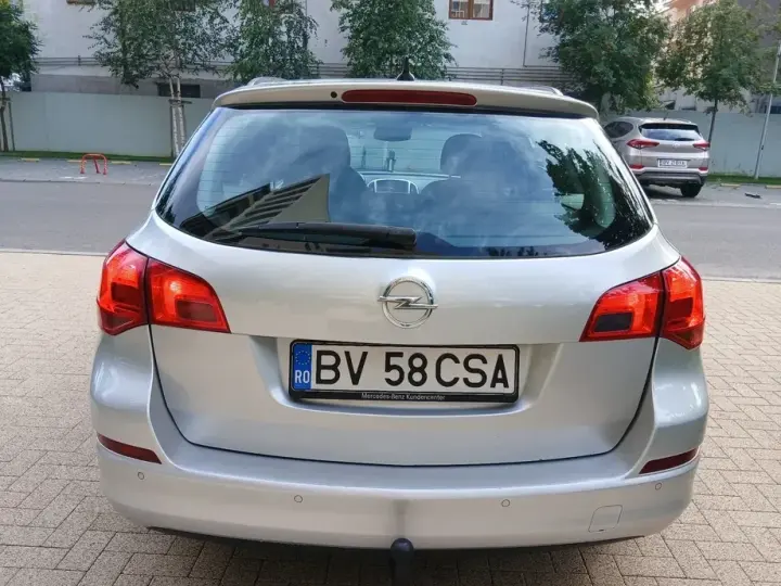 Opel Astra J