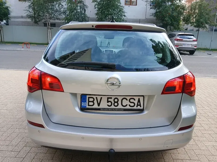 Opel Astra J — imagine 6