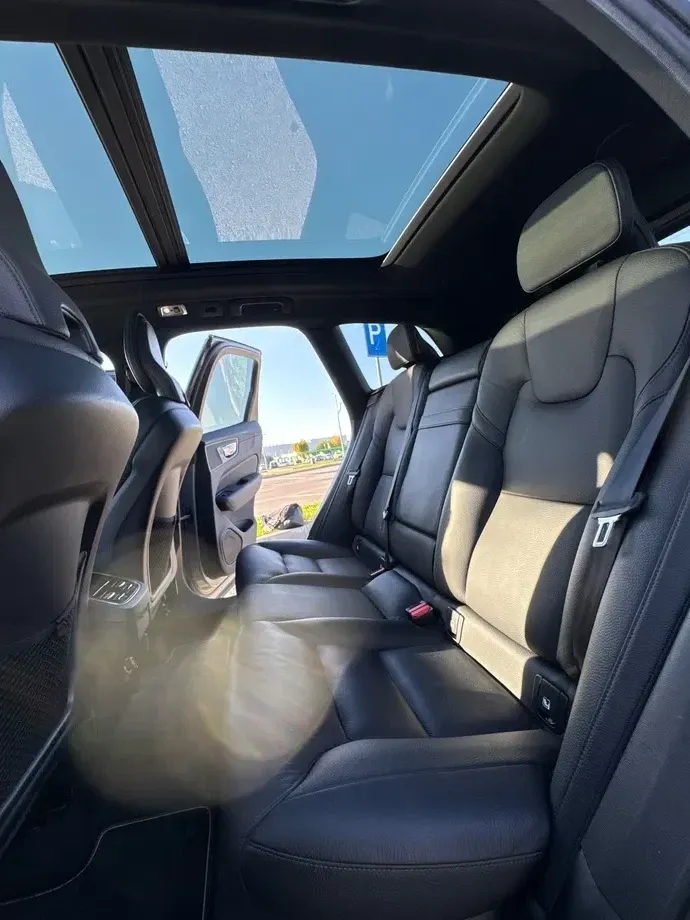 Volvo XC 60 II — imagine 9