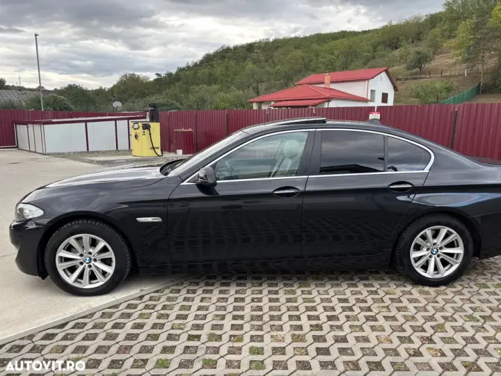 BMW Seria 5 F10/F11/F07 [2010 - 2017] 525d Aut.