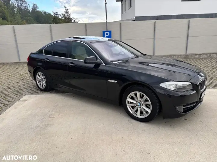 BMW Seria 5 F10/F11/F07 [2010 - 2017] 525d Aut.