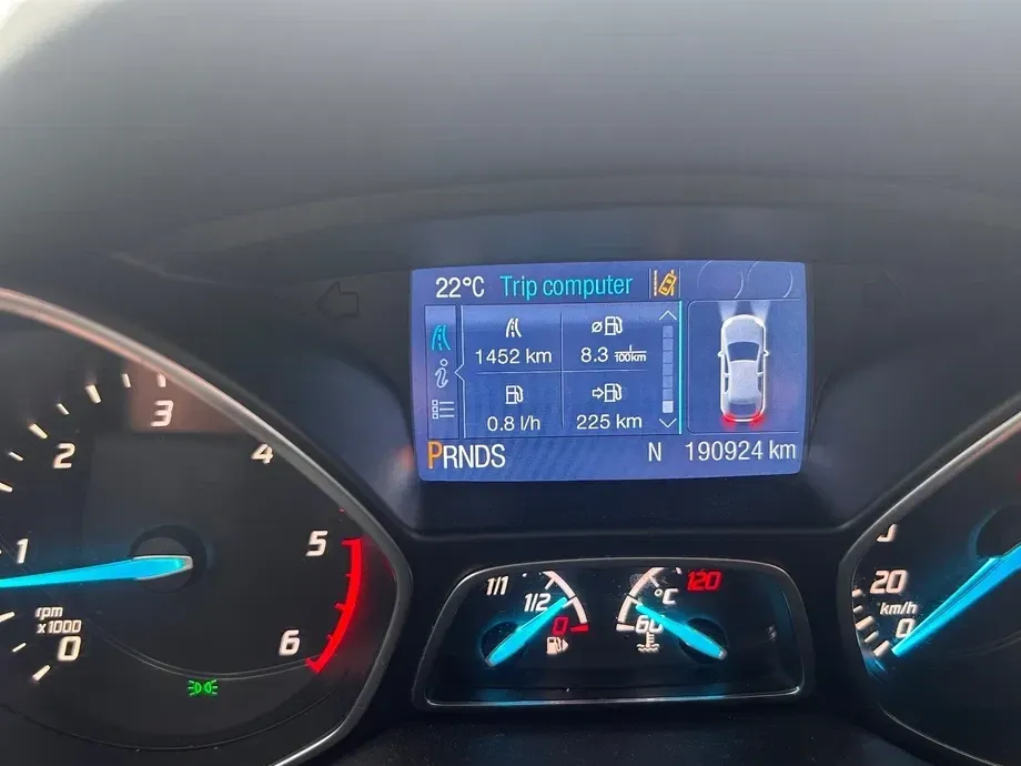 Ford Kuga 2.0 TDCi Powershift 4WD Titanium — imagine 5