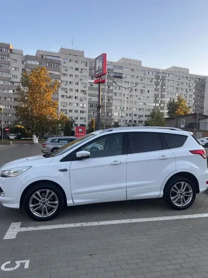 Ford Kuga 2.0 TDCi Powershift 4WD Titanium — imagine 2