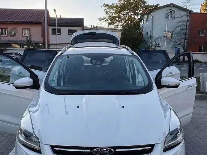 Ford Kuga 2.0 TDCi Powershift 4WD Titanium
