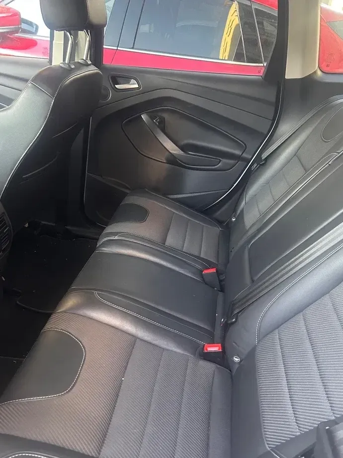 Ford Kuga 2.0 TDCi Powershift 4WD Titanium — imagine 8