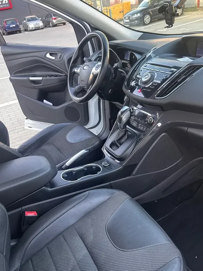 Ford Kuga 2.0 TDCi Powershift 4WD Titanium — imagine 7