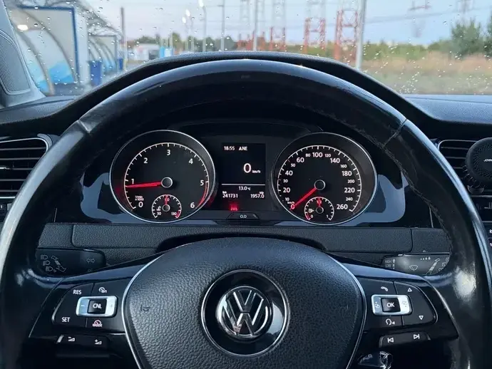 Volkswagen Golf VII