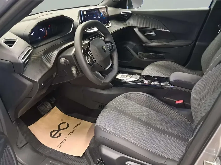 Peugeot 2008 II 1.2L e-DCS6 MHEV Allure — imagine 9