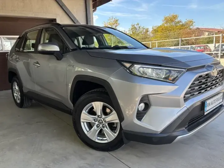 Toyota RAV4 V