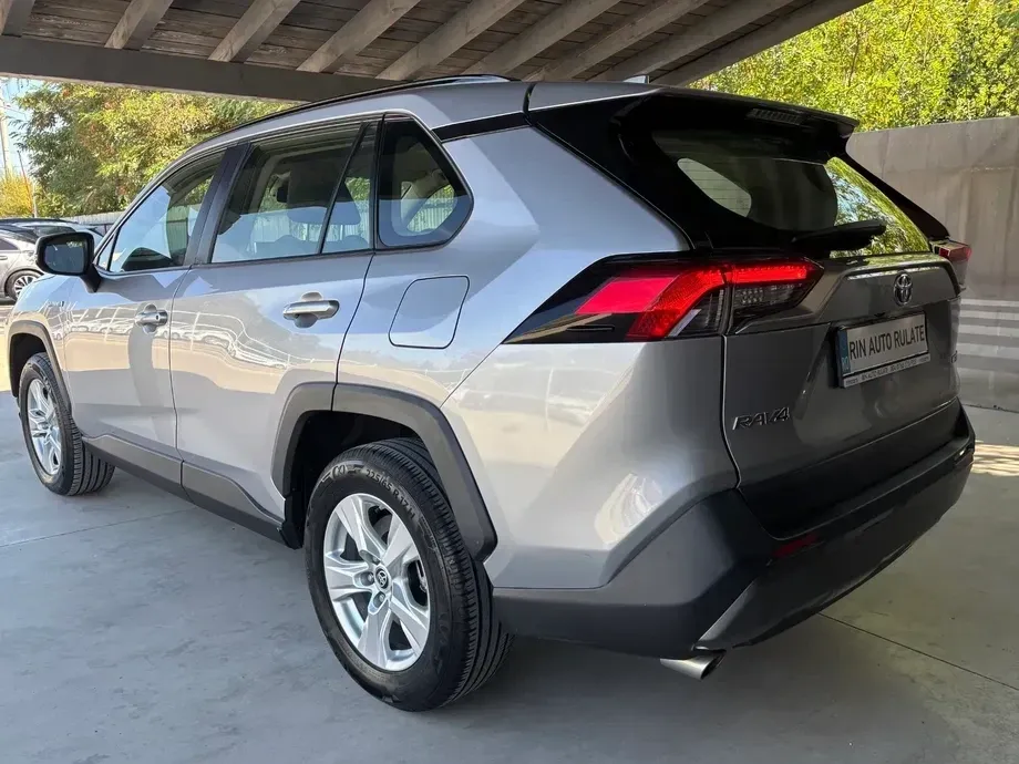 Toyota RAV4 V — imagine 8