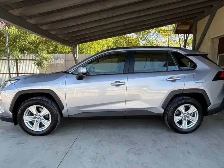 Toyota RAV4 V