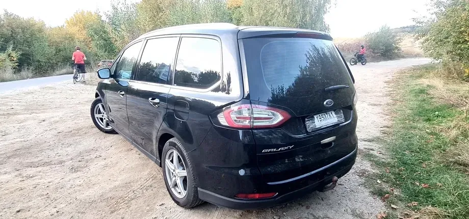 Ford Galaxy — imagine 5