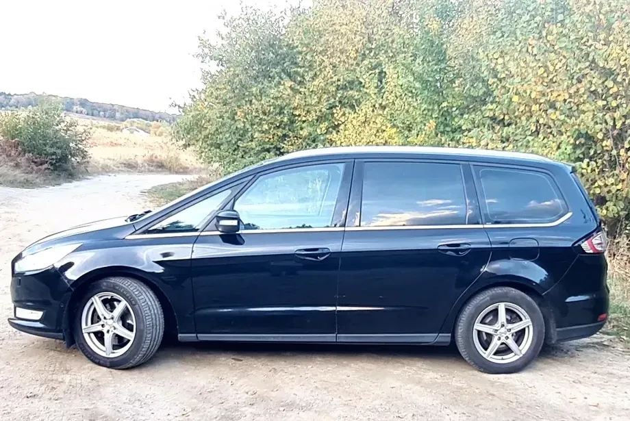 Ford Galaxy — imagine 3