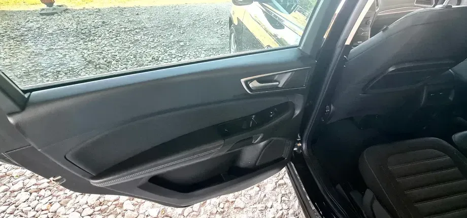 Ford Galaxy — imagine 9