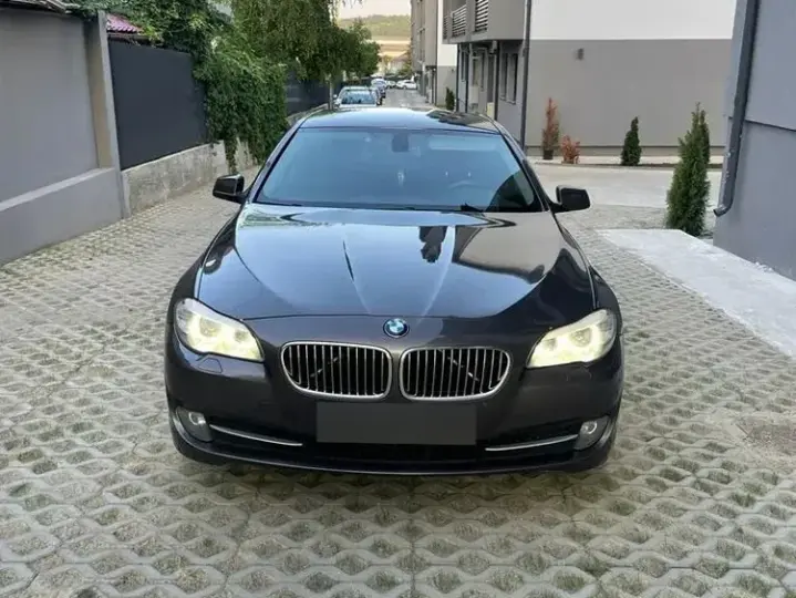 BMW Seria 5 F10/F11/F07 [2010 - 2017] 520d