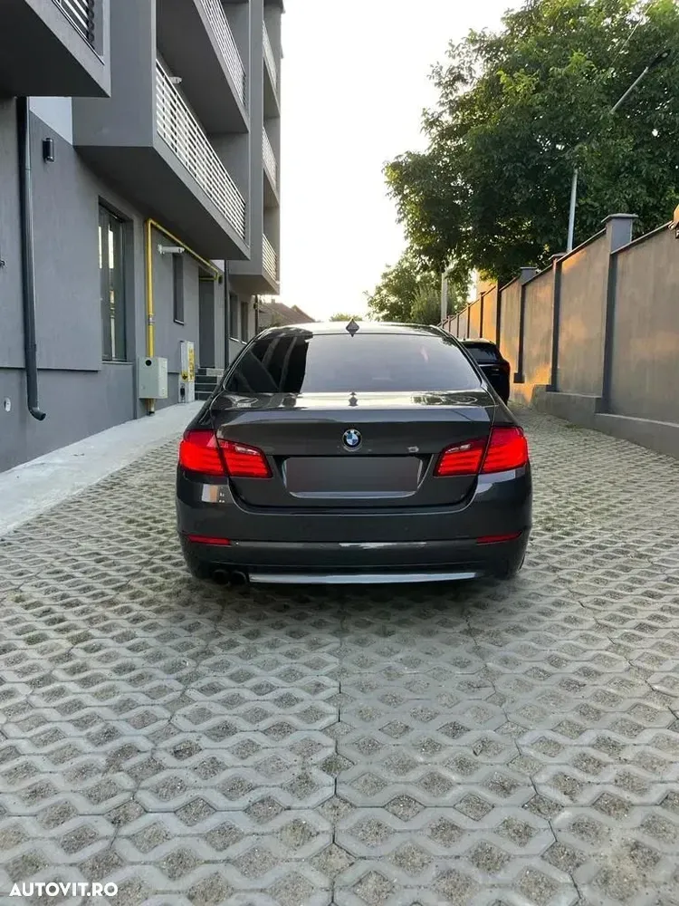BMW Seria 5 F10/F11/F07 [2010 - 2017] 520d — imagine 2