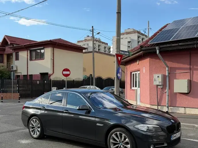 BMW Seria 5 520d xDrive AT