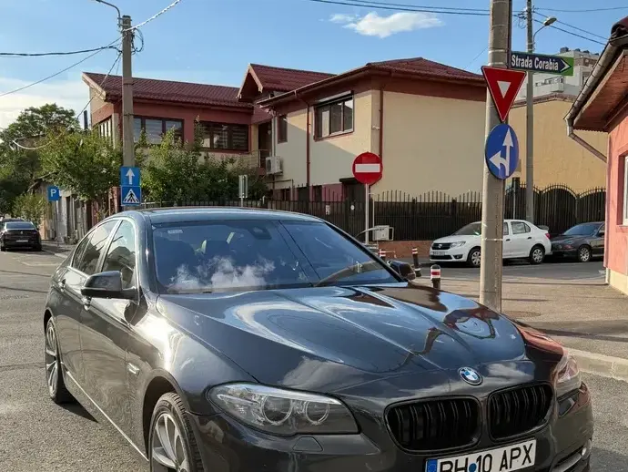 BMW Seria 5 520d xDrive AT