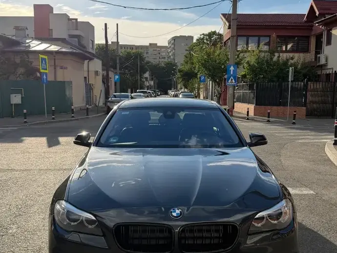 BMW Seria 5 520d xDrive AT