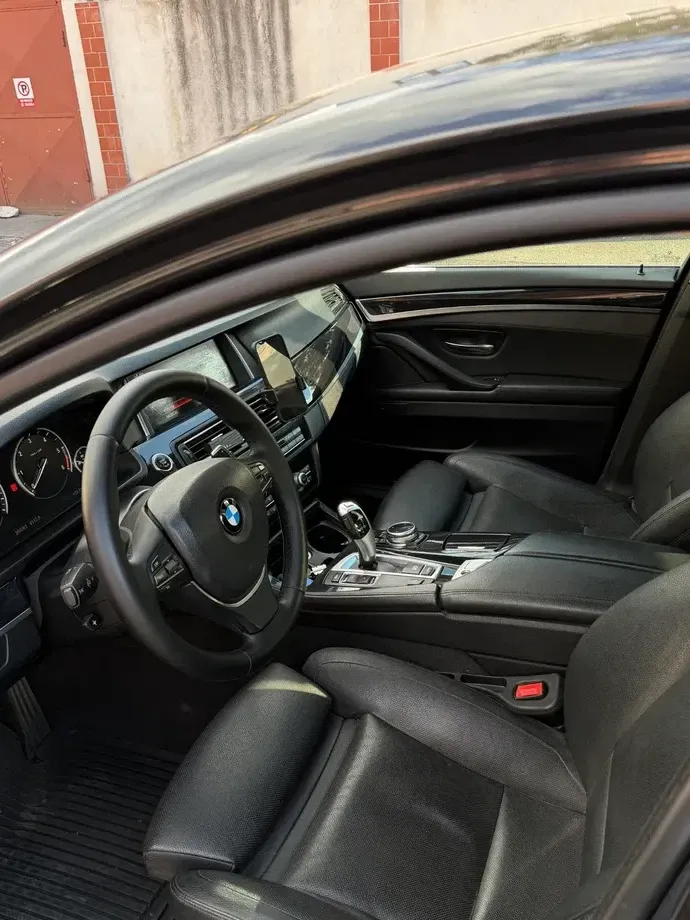 BMW Seria 5 520d xDrive AT — imagine 5