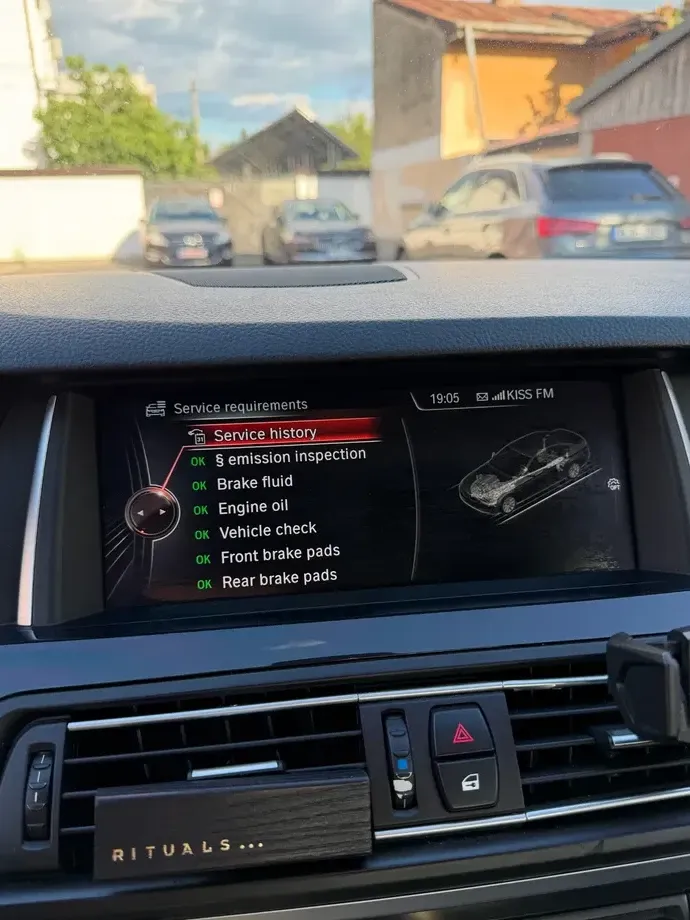 BMW Seria 5 520d xDrive AT — imagine 6