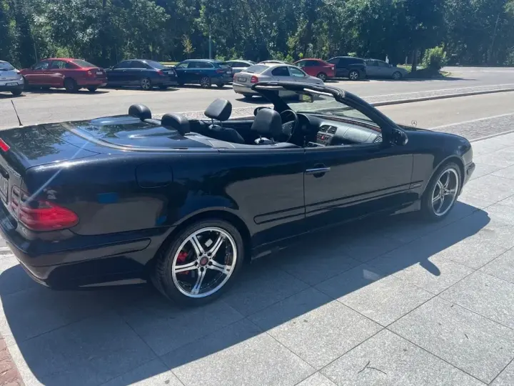 Mercedes-Benz CLK C208