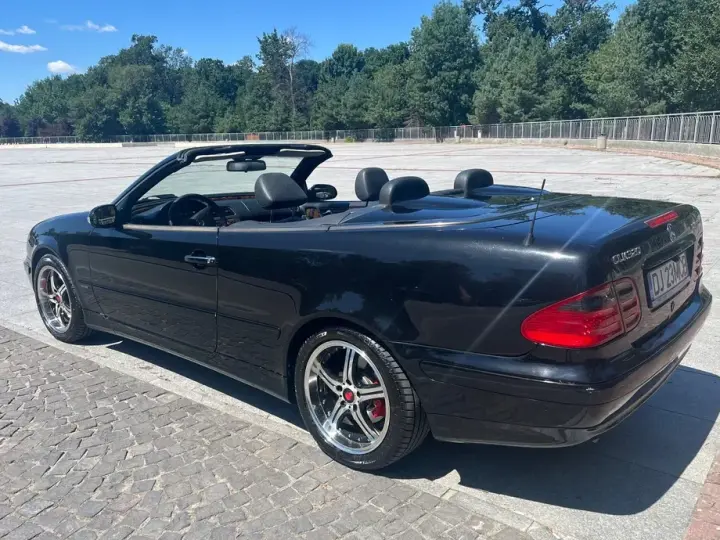Mercedes-Benz CLK C208