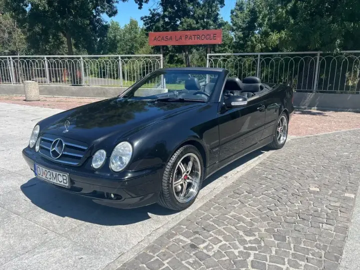 Mercedes-Benz CLK C208