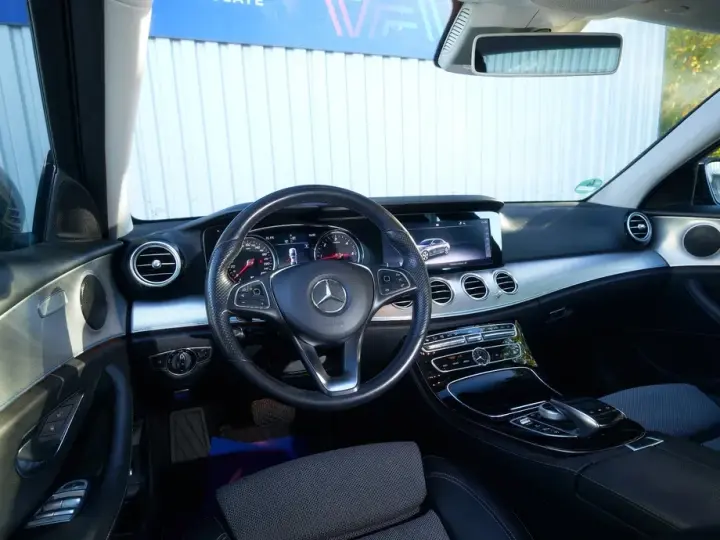 Mercedes-Benz E W213 220 d 9G-TRONIC Exclusive