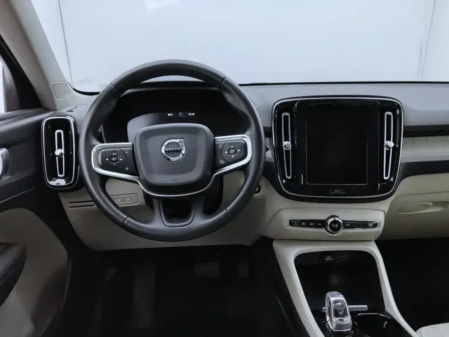 Volvo XC 40 T5 Twin Engine DKG Inscription — imagine 5